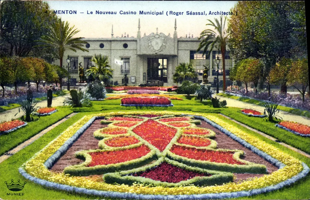 MENTON — Das Neue Municipale Casino (Roger Séassal, Architekt) - Vorderseite