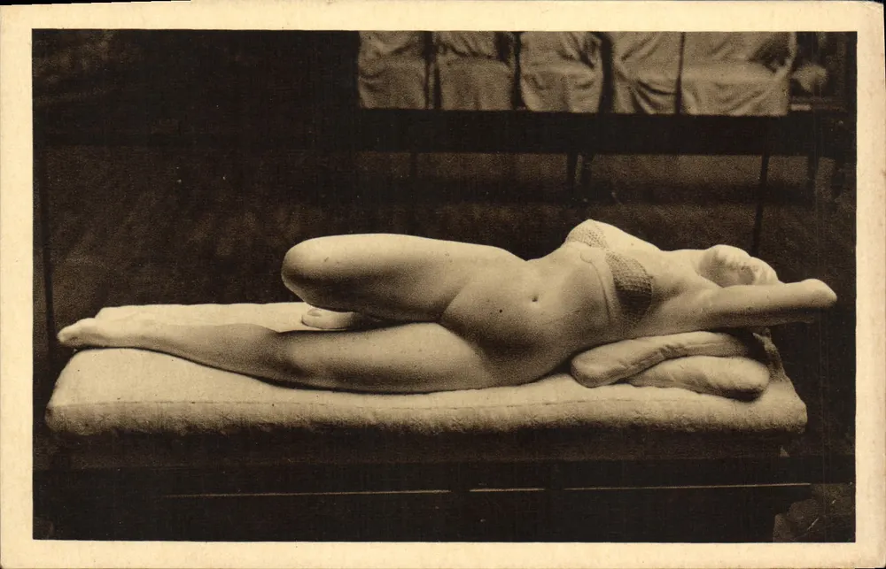 Statue de Messaline — sculpture en marbre — éditeur BRUNET (Eugène) - Frente