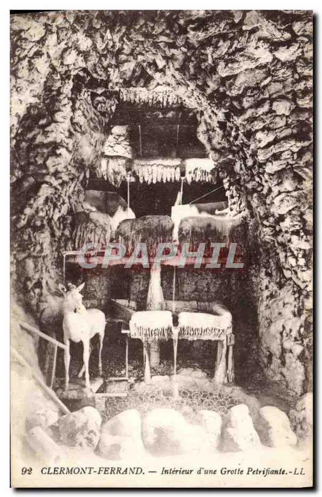 Clermont-Ferrand — Interior de uma Gruta Petrificante — L.L. n°92 - Frente