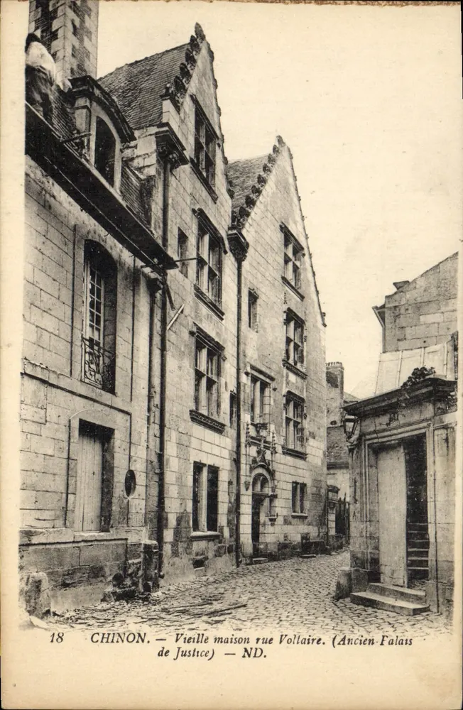 Chinon — Altes Haus in der Voltairestraße (Ehemaliges Justizpalast) — ND. - Vorderseite