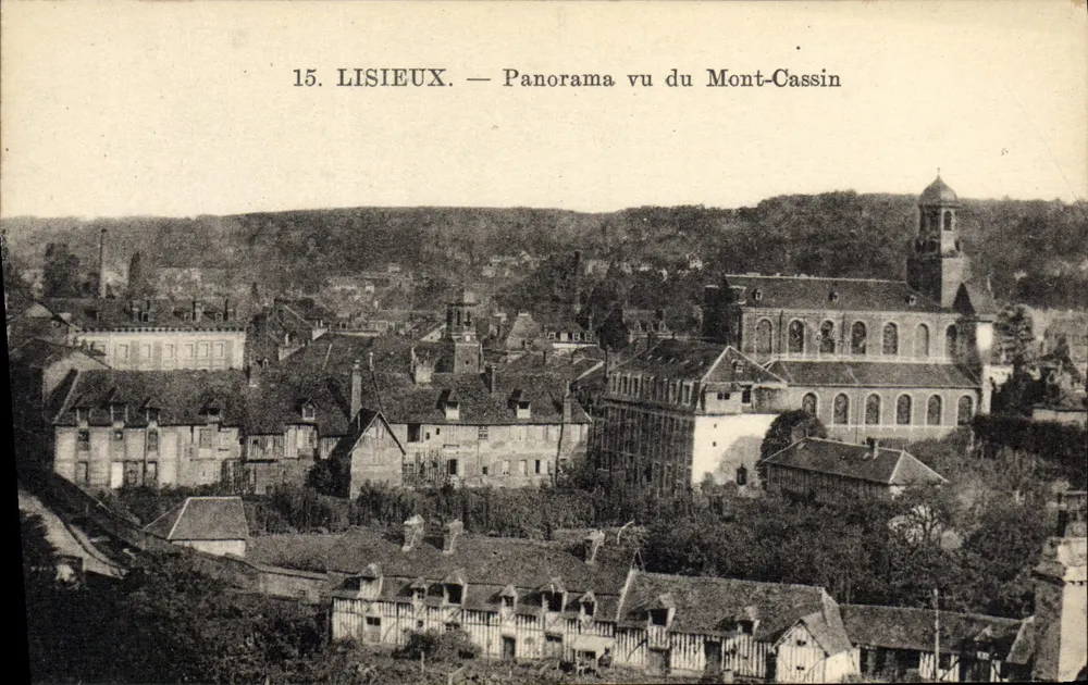 Lisieux — Panorama visto do Monte Cassin - Frente