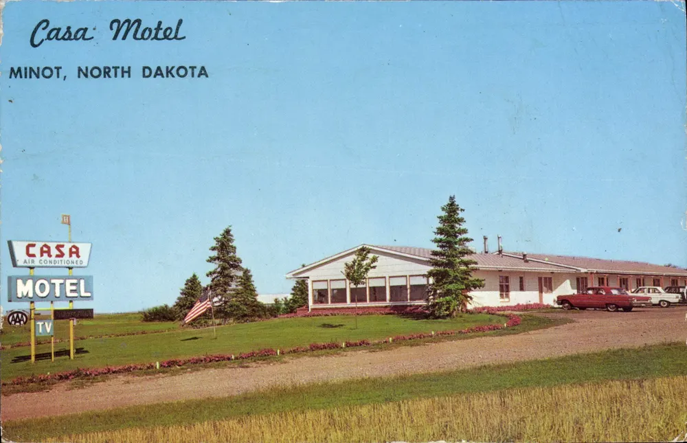 Casa Motel — Minot, North Dakota — Dexter Press, Inc. - Voorkant
