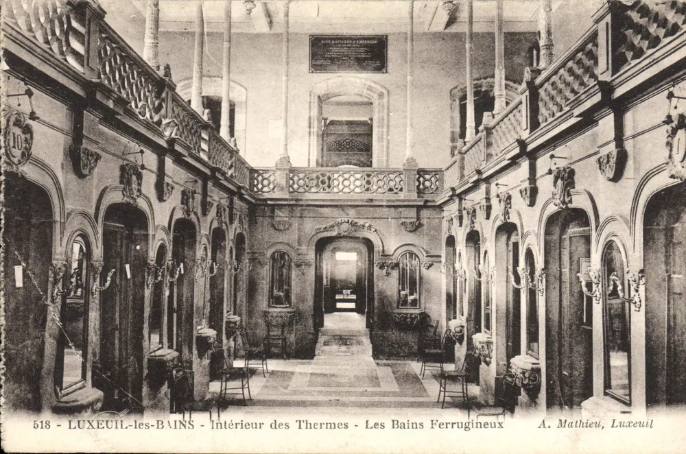 LUXEUIL-les-BAINS — Innenansicht der Thermen — Die eisenhaltigen Bäder — A. Mathieu, Luxeuil - Vorderseite