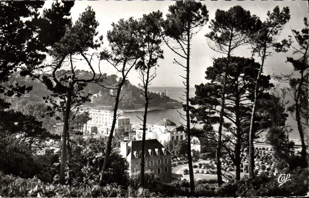 Ansicht von Trestraou — Die Corniche-Strand — Verlag REAL-PHOTO, Nr. 1064 - Vorderseite