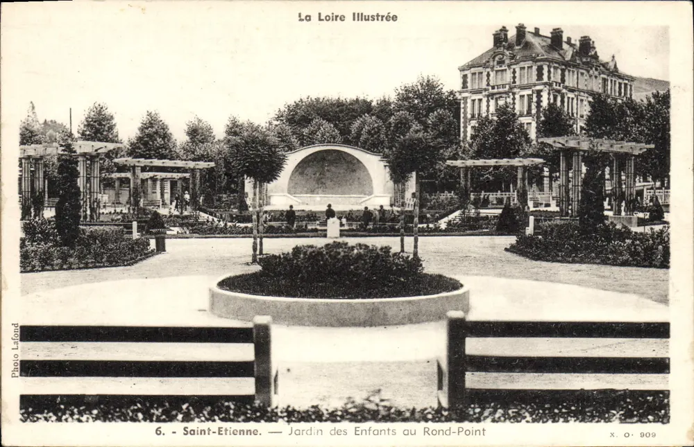 Saint-Étienne — Kindergarten am Kreisverkehr — La Loire Illustrée, n° 6, Photo Lafond - Vorderseite