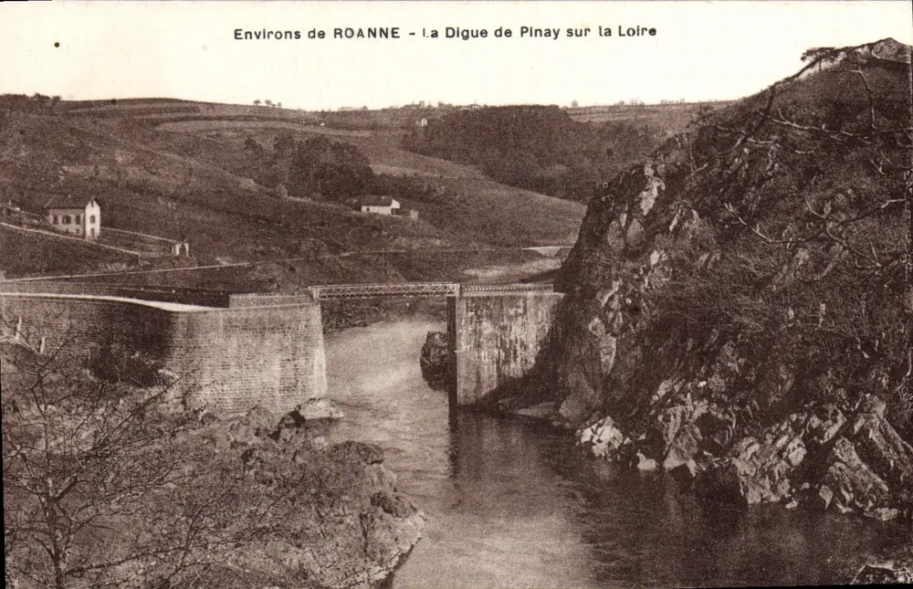 Um ROANNE - Die Digue de Pinay an der Loire - Vorderseite