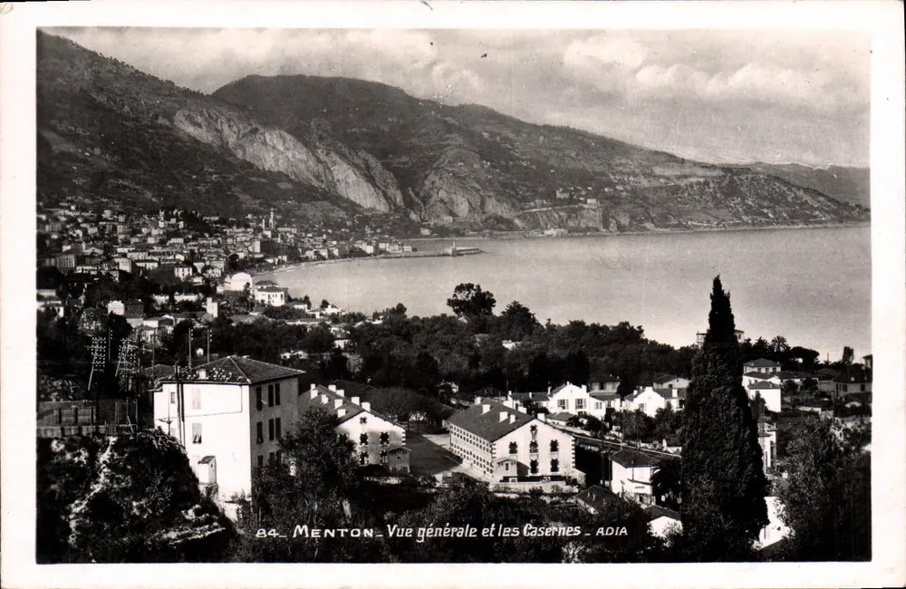 Menton — Vista generale e le Caserne — ADIA - Recto