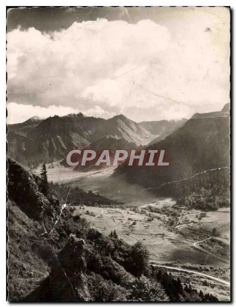 La chaîne des Monts Dore — vue panoramique — Éditions d'Art, Paris - Frente