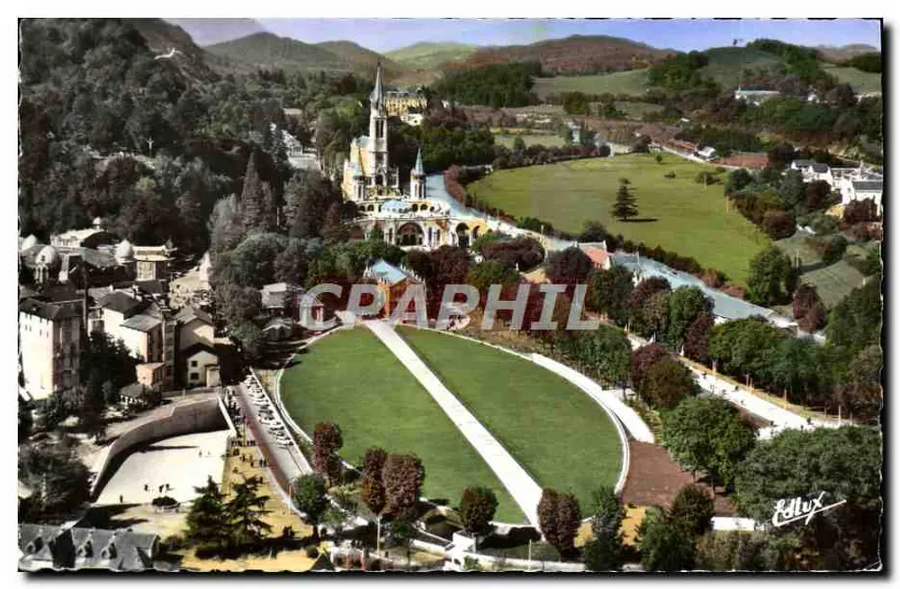 Lourdes — A Basílica e a Basílica Subterrânea São Pio X — editor Eddlux - Frente