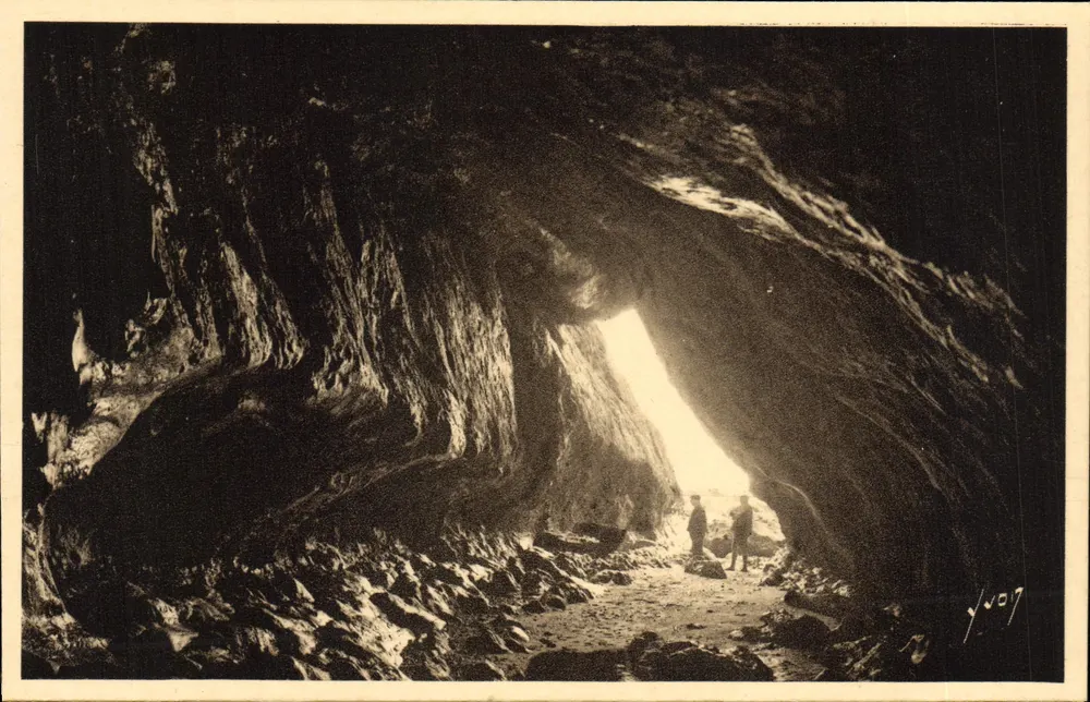 Meerhöhle der Bucht der Toten — Pointe du Raz de Sein (Finistère) — Les Éditions d'Art YVON, Paris - Vorderseite