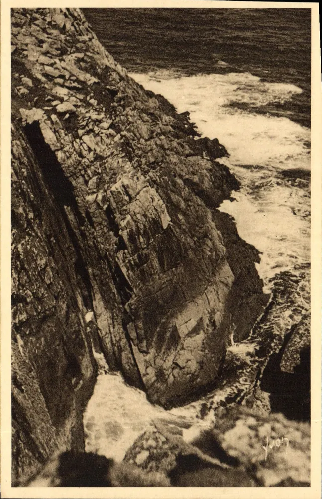 Ponta do Raz de Sein — O Inferno de Plogoff — Les Éditions d'Art Yvon, Paris - Frente