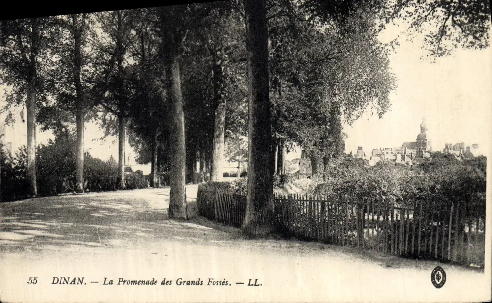 Dinan — Ansicht der Promenade des Grands Fossés — LL. - Vorderseite
