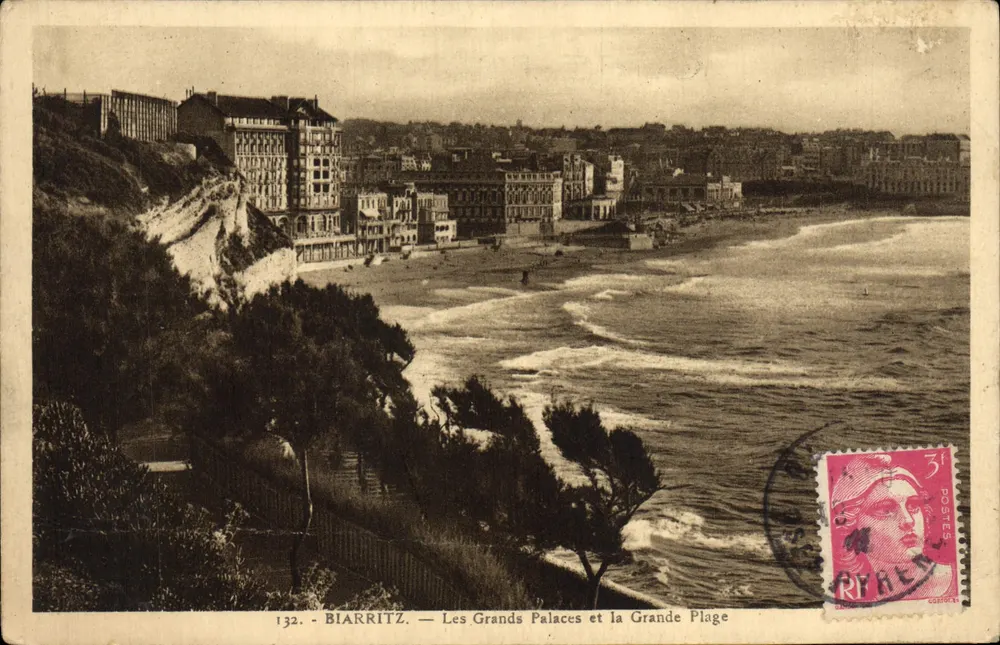 Biarritz — Les Grands Palaces et la Grande Plage — éditeur impr. sur la carte n°132 - Vorderseite