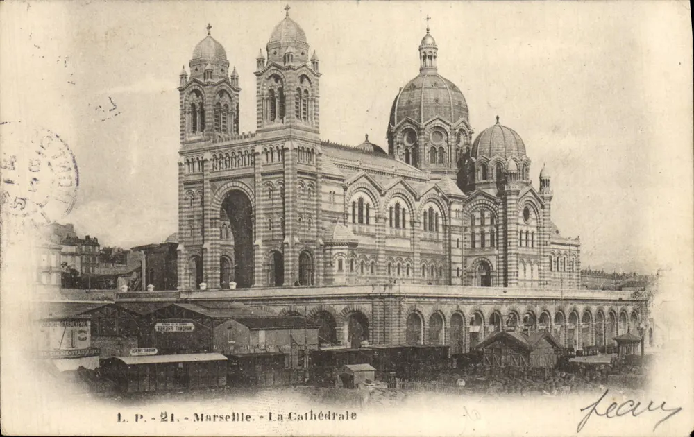 Marselha - A Catedral — vista do edifício com seus domos e seu portal — editor L.P. n°21 - Frente