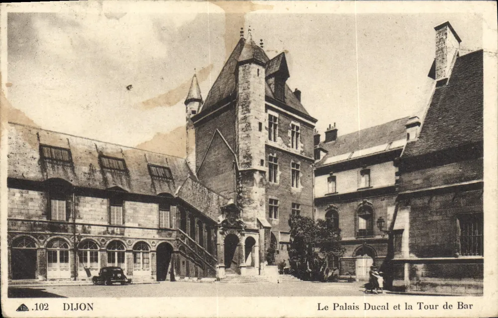 Dijon — Le Palais Ducal et la Tour de Bar — Éditeur : .102 DIJON - Vorderseite