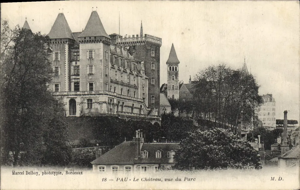 PAU — Il Castello, vista dal Parco — Marcel Delbroy, fototipia, Bordeaux - Recto