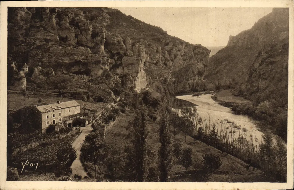 Gorges du Tarn — Ansicht vom Hermitage von St-Hilaire (Lozère) — Les Éditions d'Art Yvon, Paris - Vorderseite