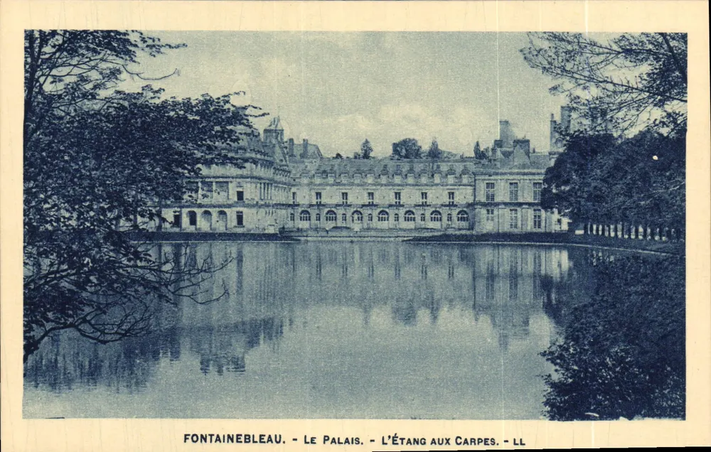 Fontainebleau - Das Schloss - Der Karpfenteich - LL - Vorderseite