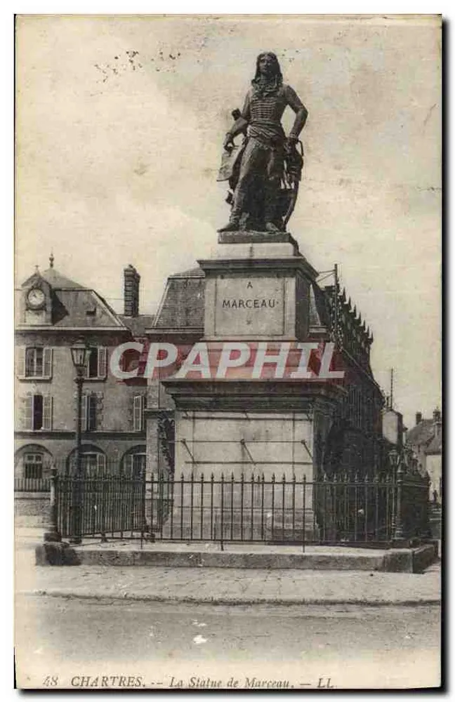 Chartres — A Estátua de Marceau — LL - Frente