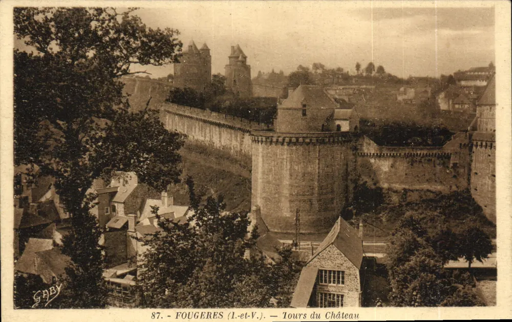 Fougeres (Il-et-V.) — Torri del Castello — Saby - Recto