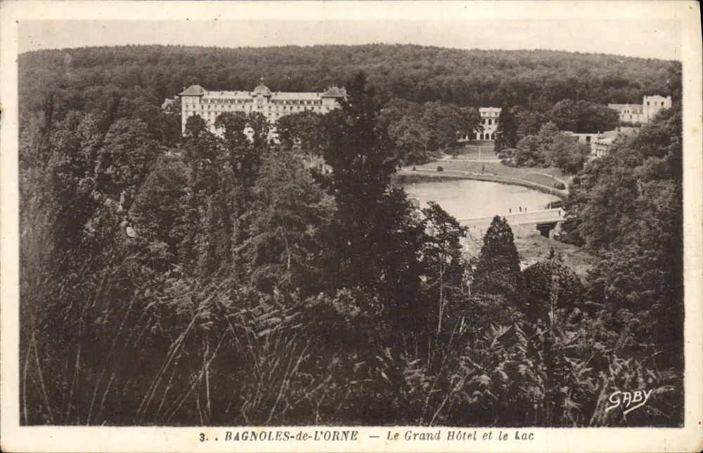 Bagnolles-de-l'Orne — Das Grand Hotel und der See — Gaby - Vorderseite