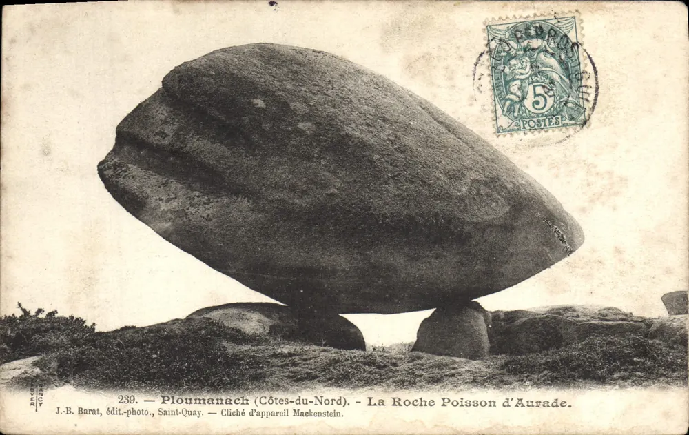 Ploumanach (Côtes-du-Nord) — La Roche Poisson d'Aurade — J.-B. Barat, edit.-foto, Saint-Quay. - Frente