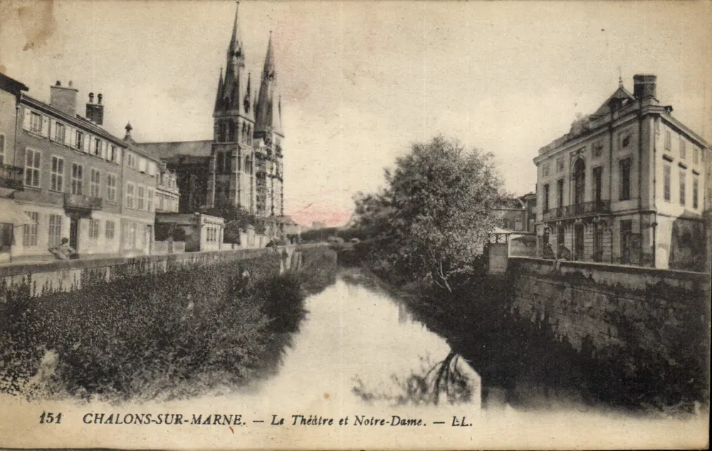 Chalons-sur-Marne — Das Theater und Notre-Dame — LL. — Nr. 154 - Vorderseite