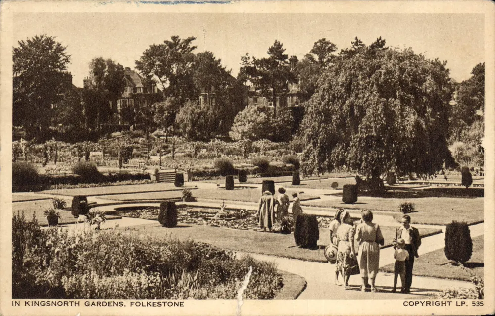 Kingsnorth Gardens, Folkestone — vue des jardins et visiteurs — éditeur Landowne Production Co. Ltd. n° LP. 535 - Voorkant