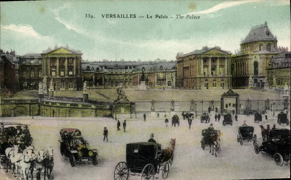 Versailles — O Palácio — The Palace — Editor: C. P. M. n° 339 - Frente
