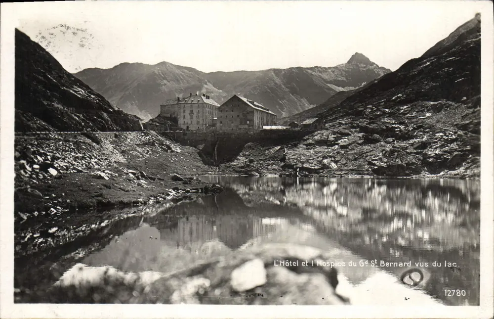 Das Hotel und das Hospiz des Großen St. Bernhard aus Sicht des Sees — unbekannter Verlag, Nr. 12780 - Vorderseite