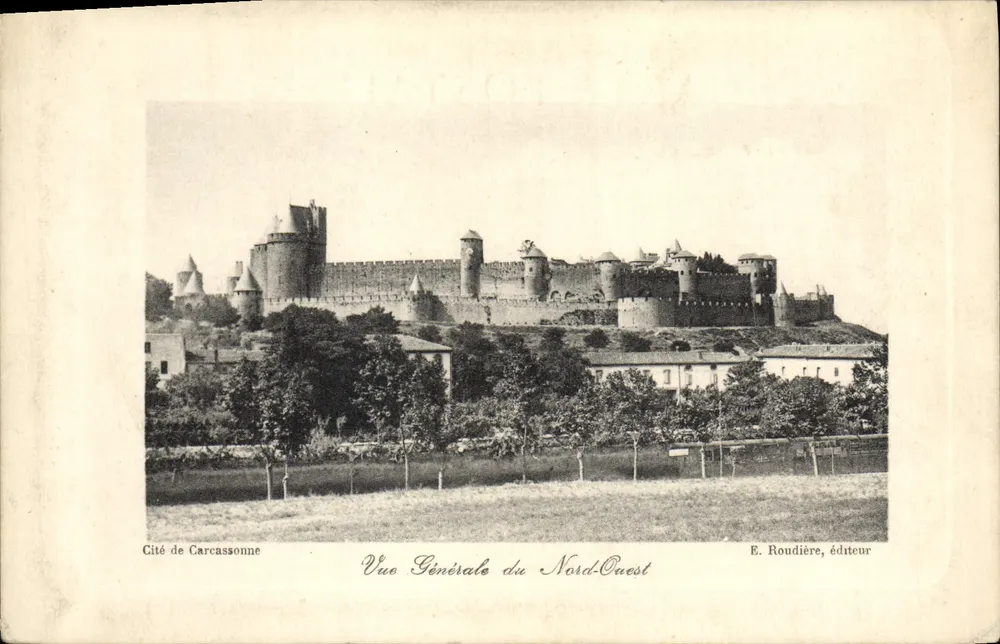 Cidade de Carcassonne — Vista Geral do Noroeste — E. Roudière, editor - Frente