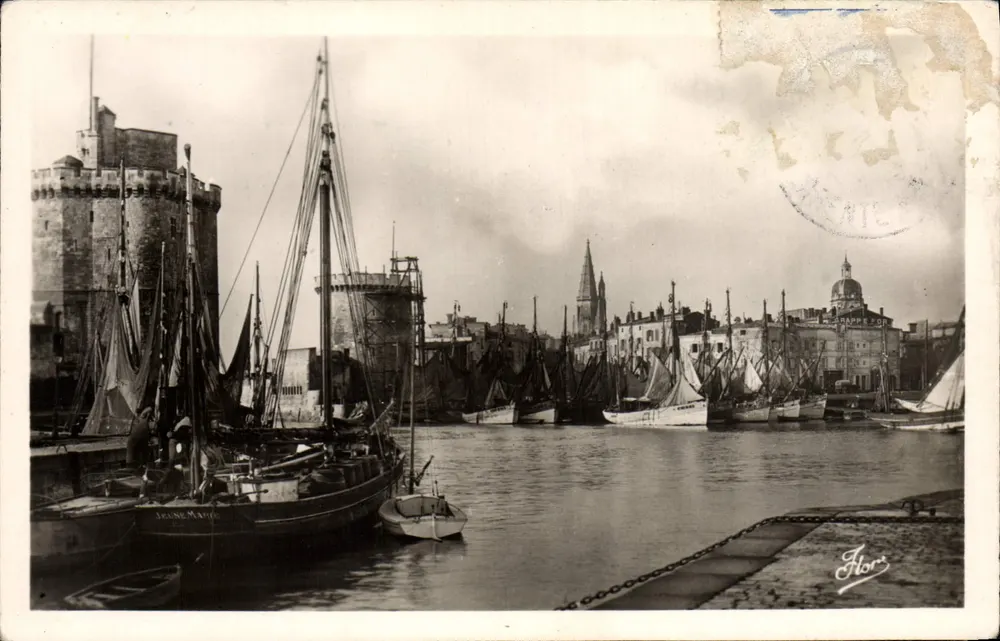 La Rochelle — Le port avec la Tour de la Lanterne — Éditeur Flor - Recto