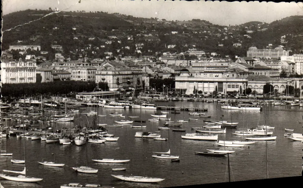 Port de Cannes — vue du port avec nombreux voiliers — éditeur Edit. AJAX - Frente