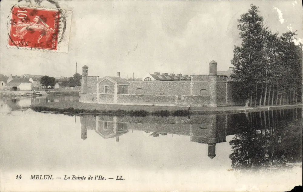 मेलून — द फ़ॉइंट डी ल'इले — LL. - आगे