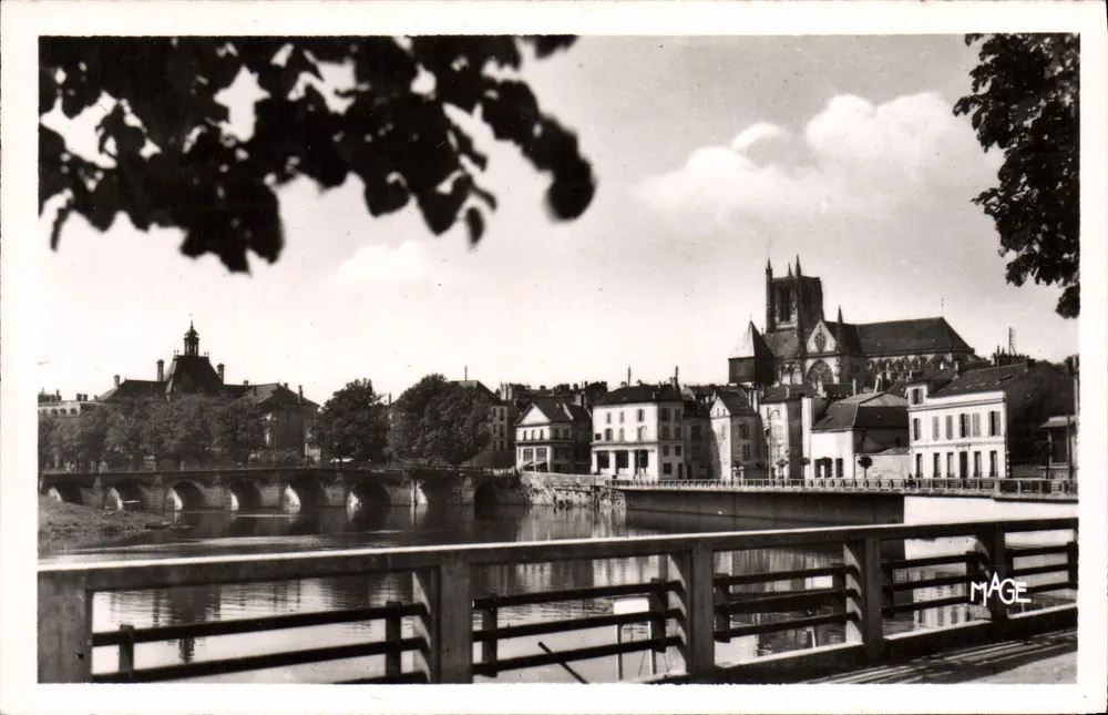 Meaux — Quai Victor-Hugo — C. Réant - Front