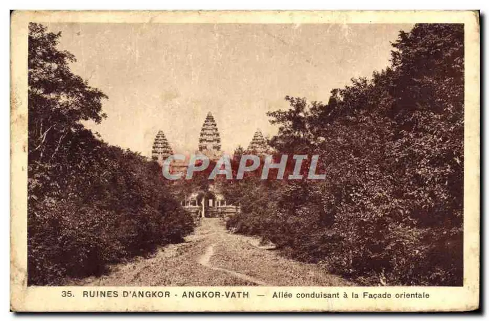 Ruinen von Angkor — Angkor-Vath — Allee führend zur östlichen Fassade — Nr. 35 - Vorderseite
