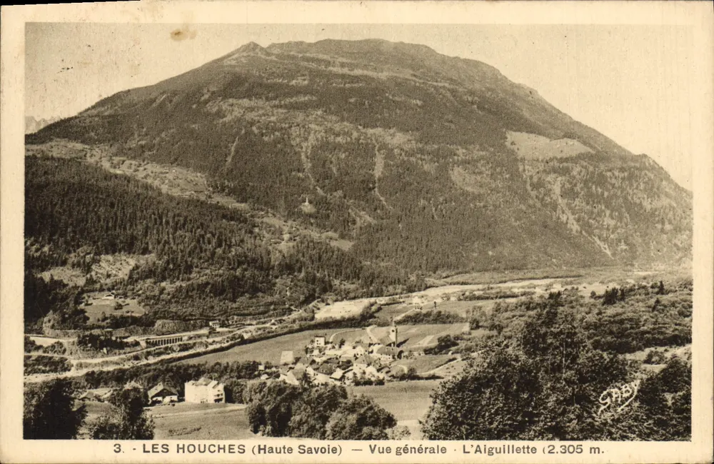 Les Houches (Haute Savoie) — Vue générale — L'Aiguillette (2.305 m.) - Recto