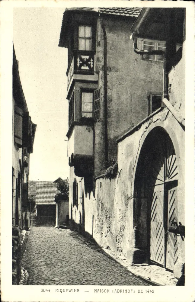 Riquewihr — Casa « Adrihof » de 1442 — Edição Fr. Berschy, Riquewihr (Ht-Rhin) - Frente