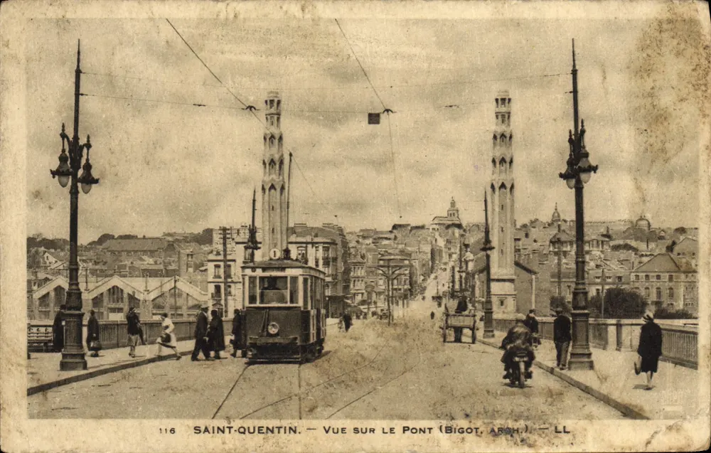 Saint-Quentin — Vue sur le Pont (Bigot, Arch.) — LL, n° 116 - Frente