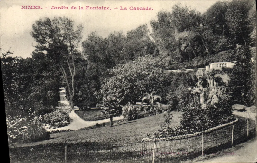 Nîmes — Garten der Fontaine — Die Wasserfall. - Vorderseite