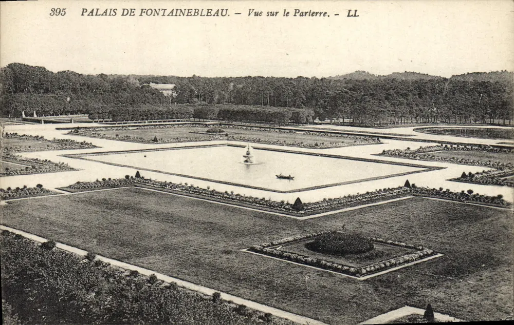 Palast von Fontainebleau — Ansicht des Parterres — LL - Vorderseite
