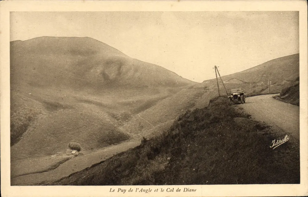 Het Puy de l'Angle en het Col de Diane — Artistieke uitgave van de Anvergne Pictoresque, nr. 3 — Issal - Voorkant