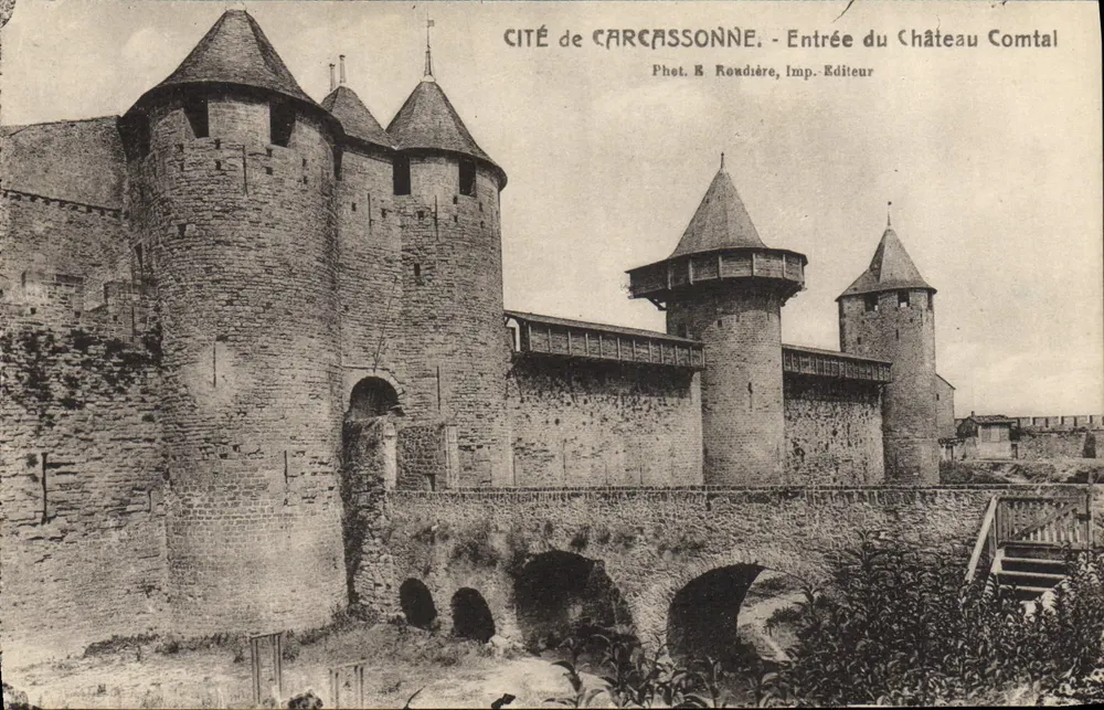 Cité de Carcassonne — Entrada do Castelo Comtal — Fot. E. Roudière, Imp. Editora - Frente