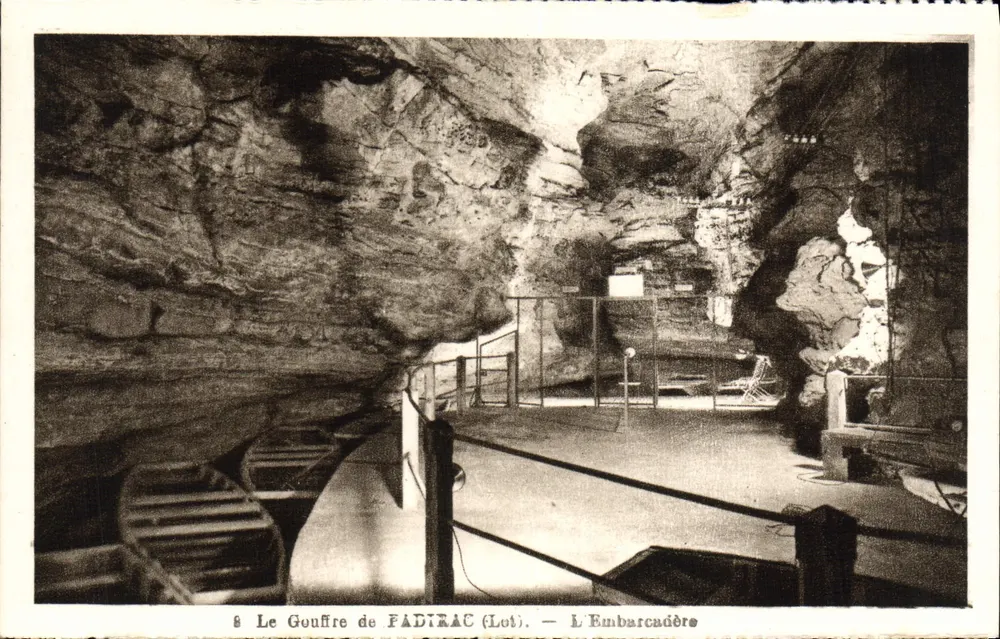 O Abismo de FADIZAC (Lot) — O Embarcadouro - Frente