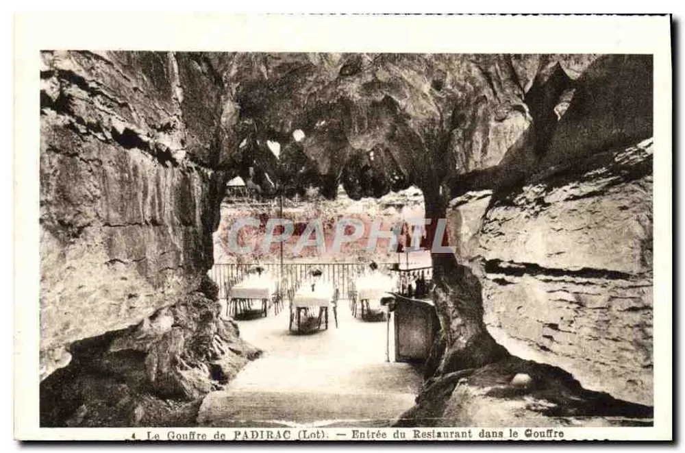 Der Gouffre de PADIRAC (Lot) — Eingang zum Restaurant im Gouffre - Vorderseite