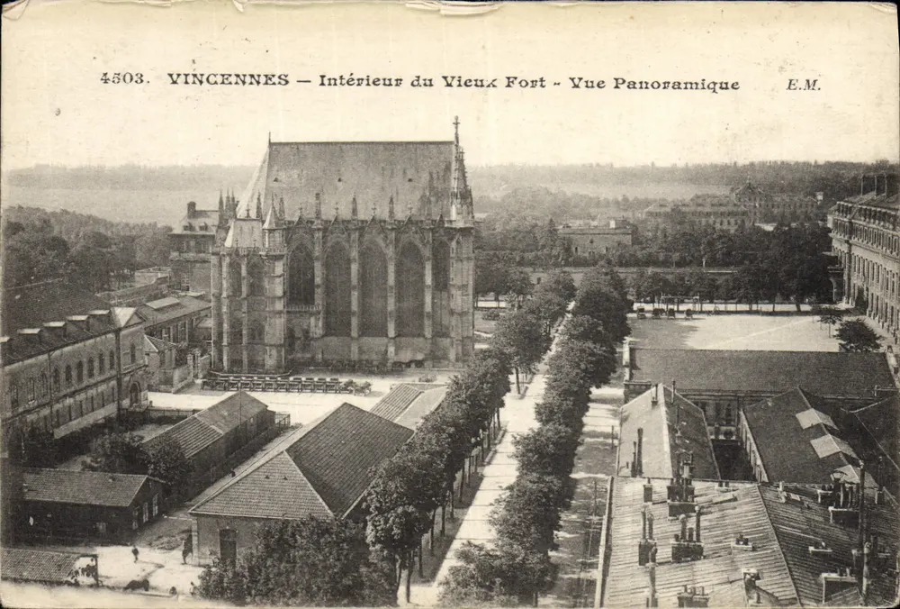 Vincennes — Innenansicht des Alten Schlosses — Panoramablick — E.M. n°4503 - Vorderseite