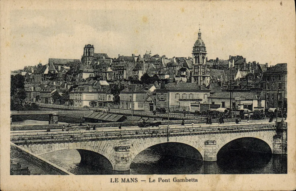 Le Mans — O Ponte Gambetta — Lojas Pranania - Frente