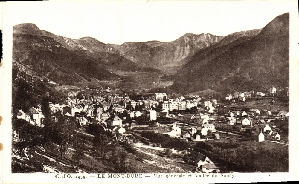 Le Mont-Dore — Vista geral e Vale do Sancy — G. d'O. 1459 - Frente