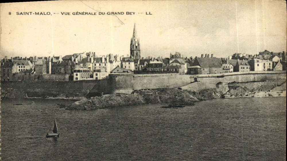 Saint-Malo — Vue générale du Grand Bey — LL - Recto