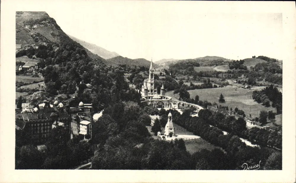 Lourdes — Überblick über die Basilika und den Calvary, aufgenommen vom Schloss — Verlag des Palastes des Rosenkranzes - Vorderseite